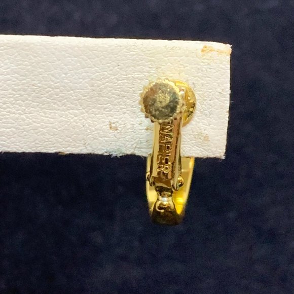 Vintage Napier Gold Tone Hoop Screw Back Earrings (2289 1&2) - Picture 7 of 7